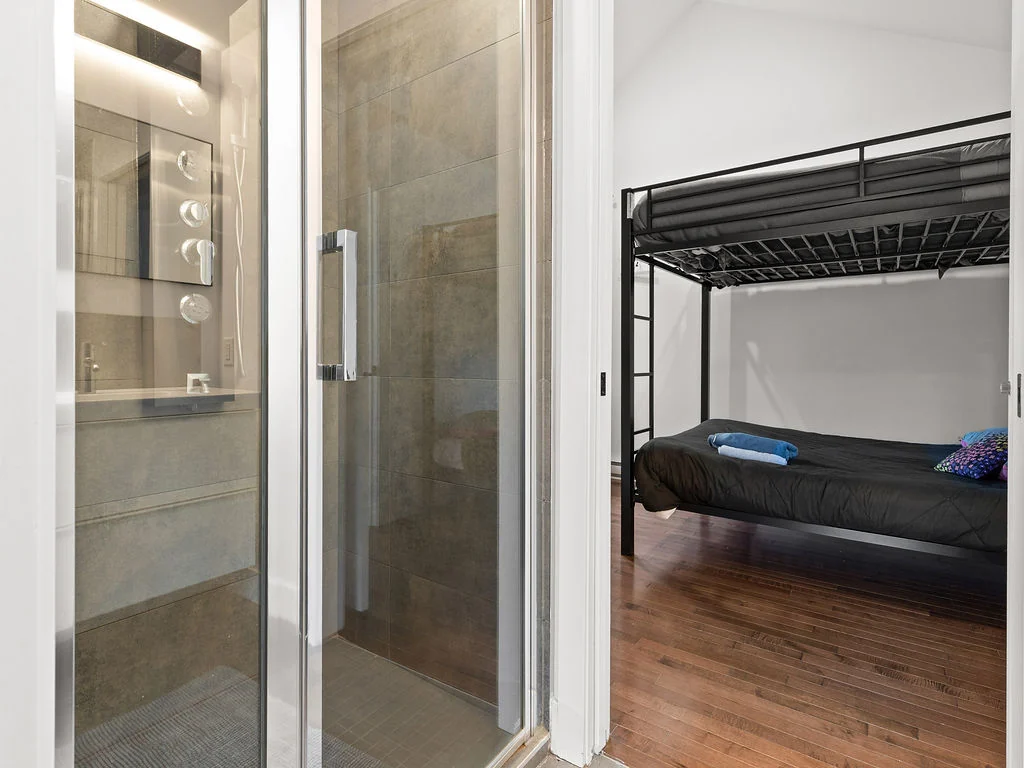 Douche de la salle de bain du chalet L’Évasion