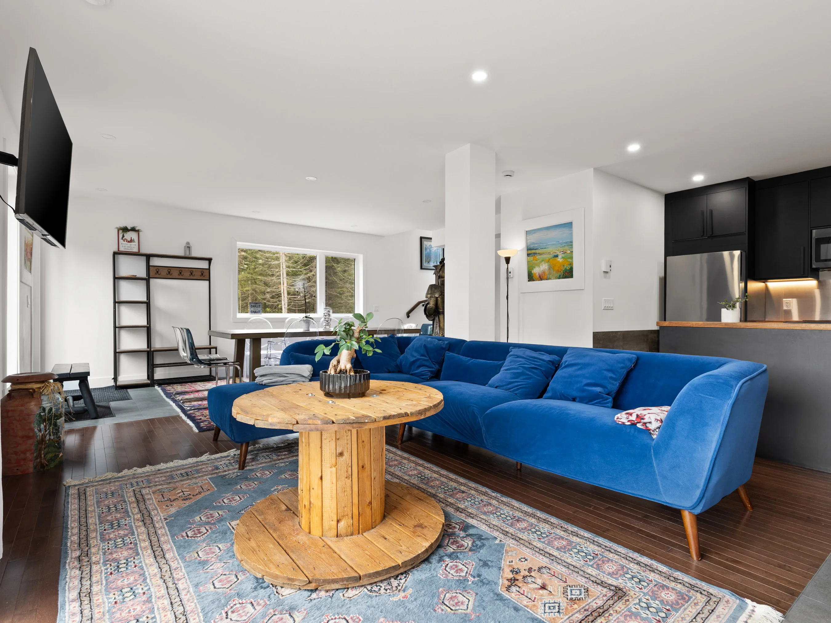 Living room and kitchen of Le Bellissime chalet