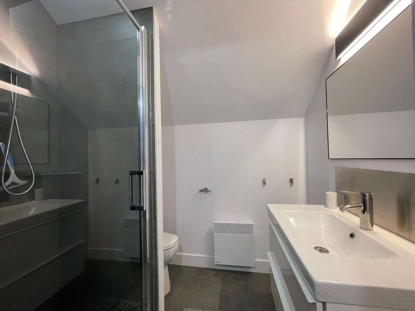 Bathroom for bedroom 4 at Le Haut Perché chalet