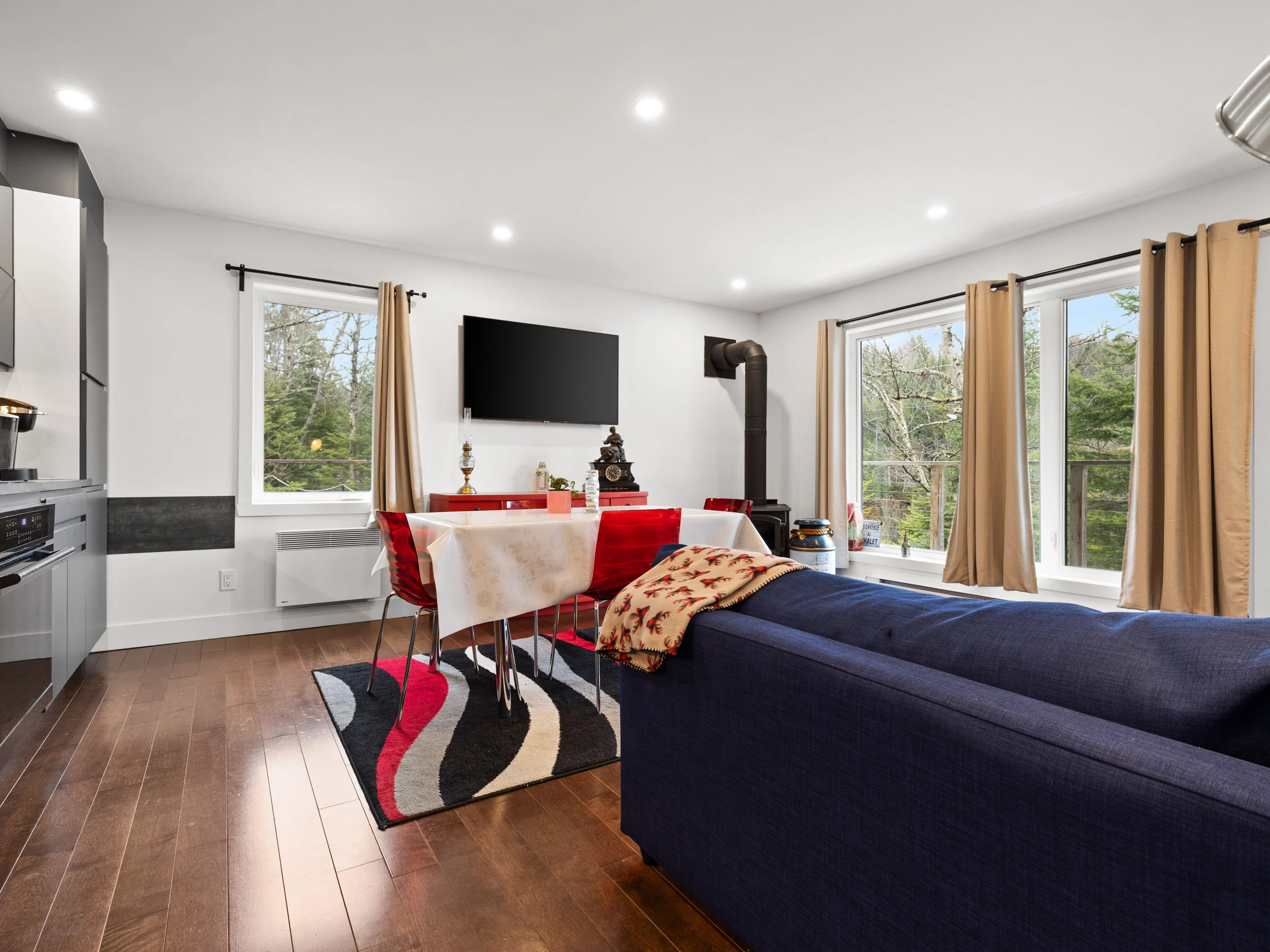 Aire de vie et cuisine du chalet Le Nautique